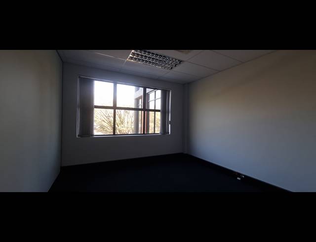228M² OFFICE TO LET IN TOWN BUSH VALLEY